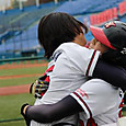清原選手と木村選手の喜びの抱擁！皆で勝つ！！