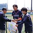 地元出身選手として歓迎される#倉本選手と#栗原マネージャー