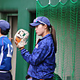 いつもと違うグラブで…。　＃長谷川選手