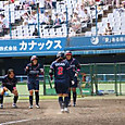 仲間が待つホームベースに到着！