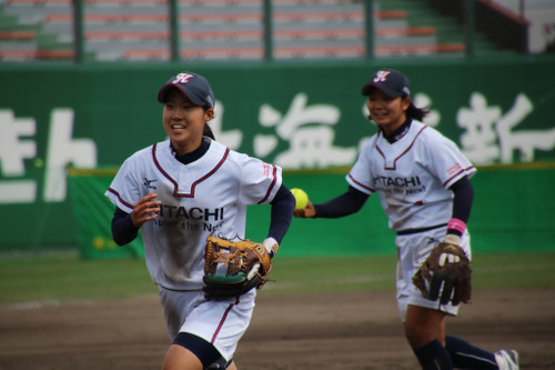 軽快な守備を見せる二遊間