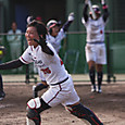 勝った喜びを体いっぱいに表現する清原選手
