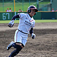 サヨナラのホームインに向かって走る川村選手！走れ！