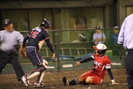 アウトを主張する清原選手