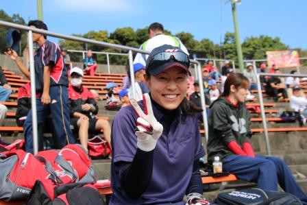 近い！と一喝。それでも笑顔でVサインしてくれた山口憲子テクニカルスタッフ