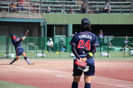 一塁コーチャーの木村選手