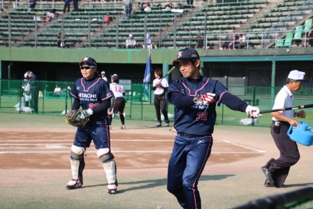 さぁ行くぞ！　ノック開始！