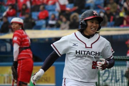 初球をセンター前にタイムリーでダメ押し点！松畑選手いいぞ！