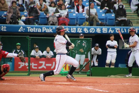 先頭打者として見事ヒットを放つ那須選手！
