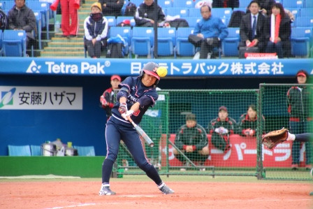 ファールで必死に粘ります！
