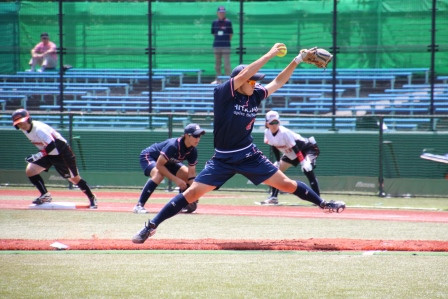 剛腕の岡村選手！