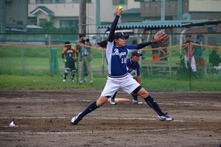 泉（礼)選手のダイナミックな投球フォーム