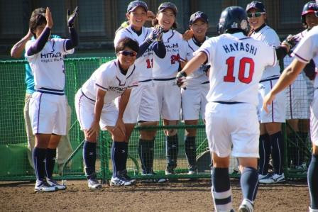 ＨＲを放った林選手のお出迎え♪