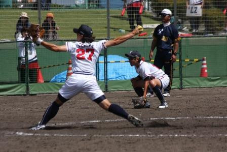 速い球でおす気迫のピッチング！岡村選手