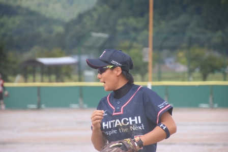 雨にも負けず気合いを入れる奥田選手