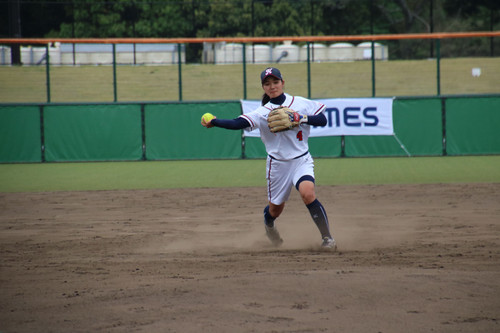 ショートゴロを軽快にさばく#那須選手