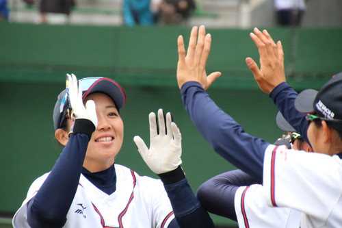 ベンチを盛り上げる＃関口選手