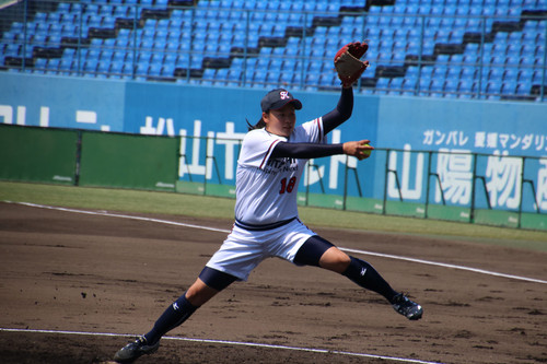 ダイナミックな投球フォームの#坂本投手