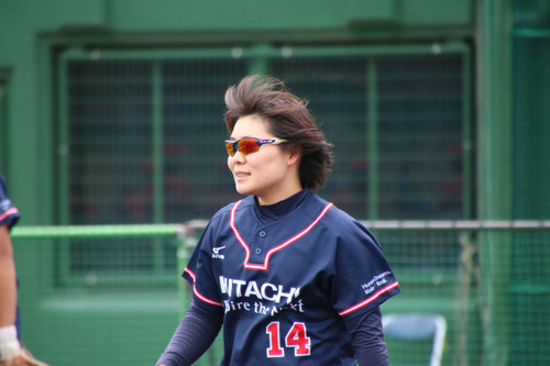 風が強くて髪も立ちます#泉選手