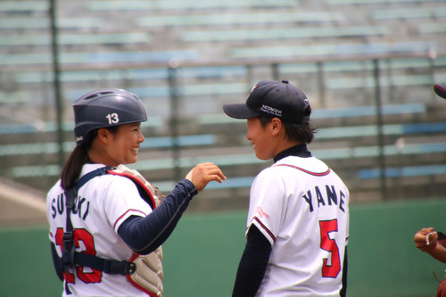 勝利のスマイル交換#鈴木選手と#屋禰選手