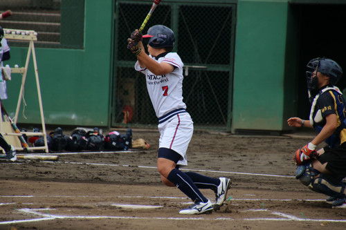 右中間深い所へのライトフライ！続いて惜しいぞ奥田選手