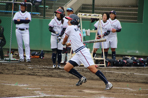 センター前へクリーンヒットの#加福選手