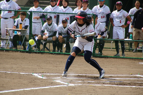 絶妙なバントの#松岡選手！相手のミスを誘い自身も1塁へ