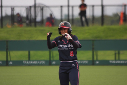 #松岡選手も２塁で喜びのガッツポーズ！