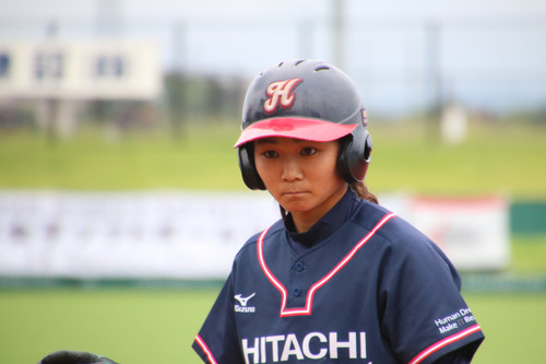 那須選手の先頭打者ライト前ヒット！幸先良いぞ