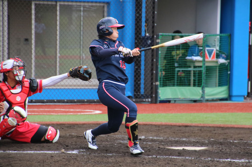 松岡選手に続いた、山田選手の右中間オーバー特大３ラン！