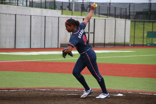 泉投手からバトンを受けた４回裏を三者凡退に抑えたオカシオ投手