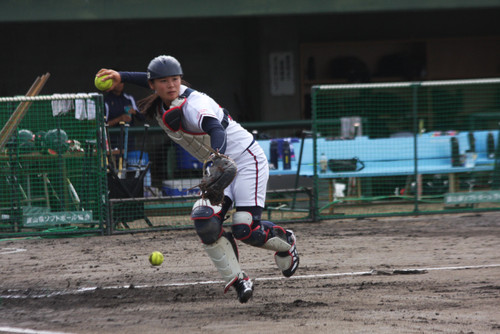 試合前のフィルディング練習中の#鈴木選手