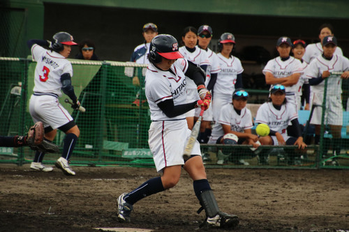 オカシオ選手に続いたレフト前ヒットの清原選手