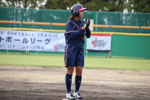 １表、那須選手、左中間へのヒットでセカンドへ、いい出だしだ