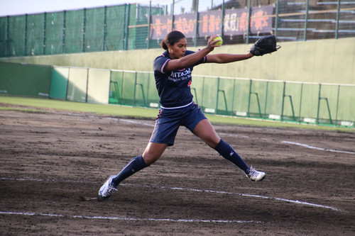 ３裏、泉投手よりバトンタッチのオカシオ投手