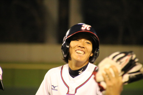 ヒットで出塁大喜び#倉本選手