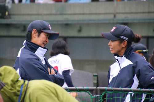 試合前に投手陣の状態確認でしょうか?#斎藤監督と#栗田コーチ