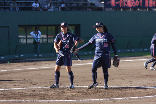 試合開始前の一コマ #唐牛選手 #坂本投手