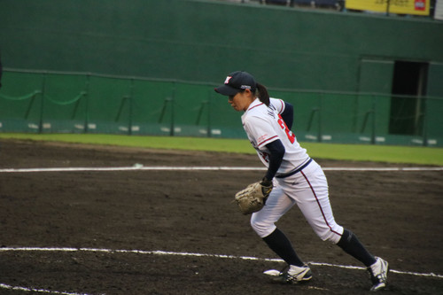 ３表、小薗投手からバトンを受けた岡村投手