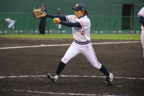 ４表、岡村投手からバトンを受けた近藤投手