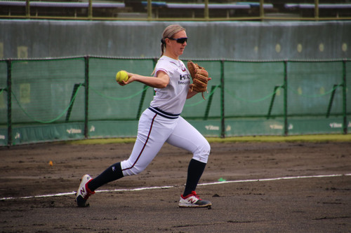 軽快に守備練習をする#ペンドリー選手