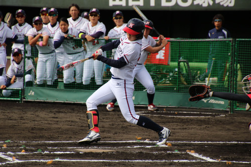 １表、レフト前ヒットの山田選手