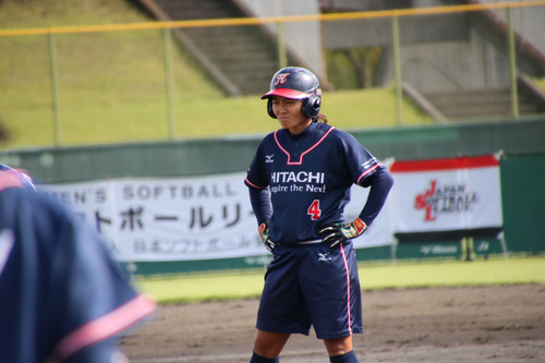 ３表、センター前ヒットを放った那須選手