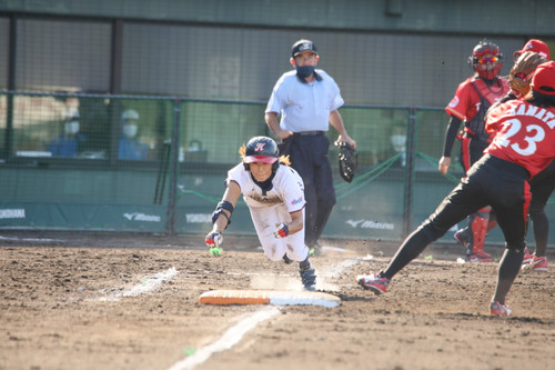 1塁へ＃加福選手