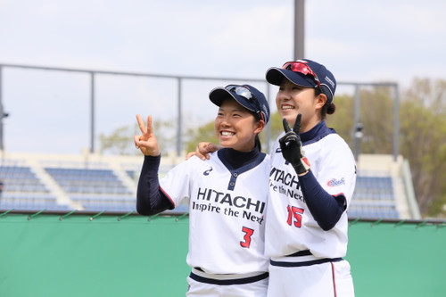 はい、ポーズ＃高瀬選手＃山口選手