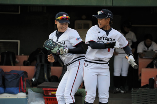 JUMPしてヒップアタック！仲が良い事で・・#坂本(実)選手と#鈴木(鮎)選手