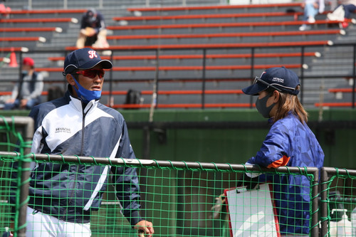 作戦会議中の＃村山監督と＃栗田コーチ