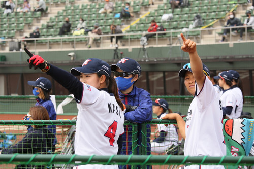 あっちに・・・。　＃那須選手　＃坂本選手