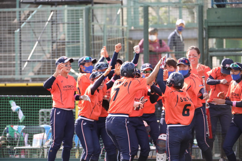 やったね！喜びのチームのWAに迎えられる#鈴木鮎選手