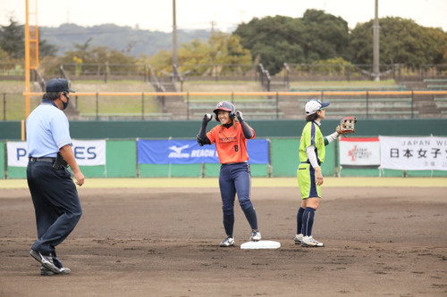 値千金の長打。２塁でガッツポーズ#松岡選手